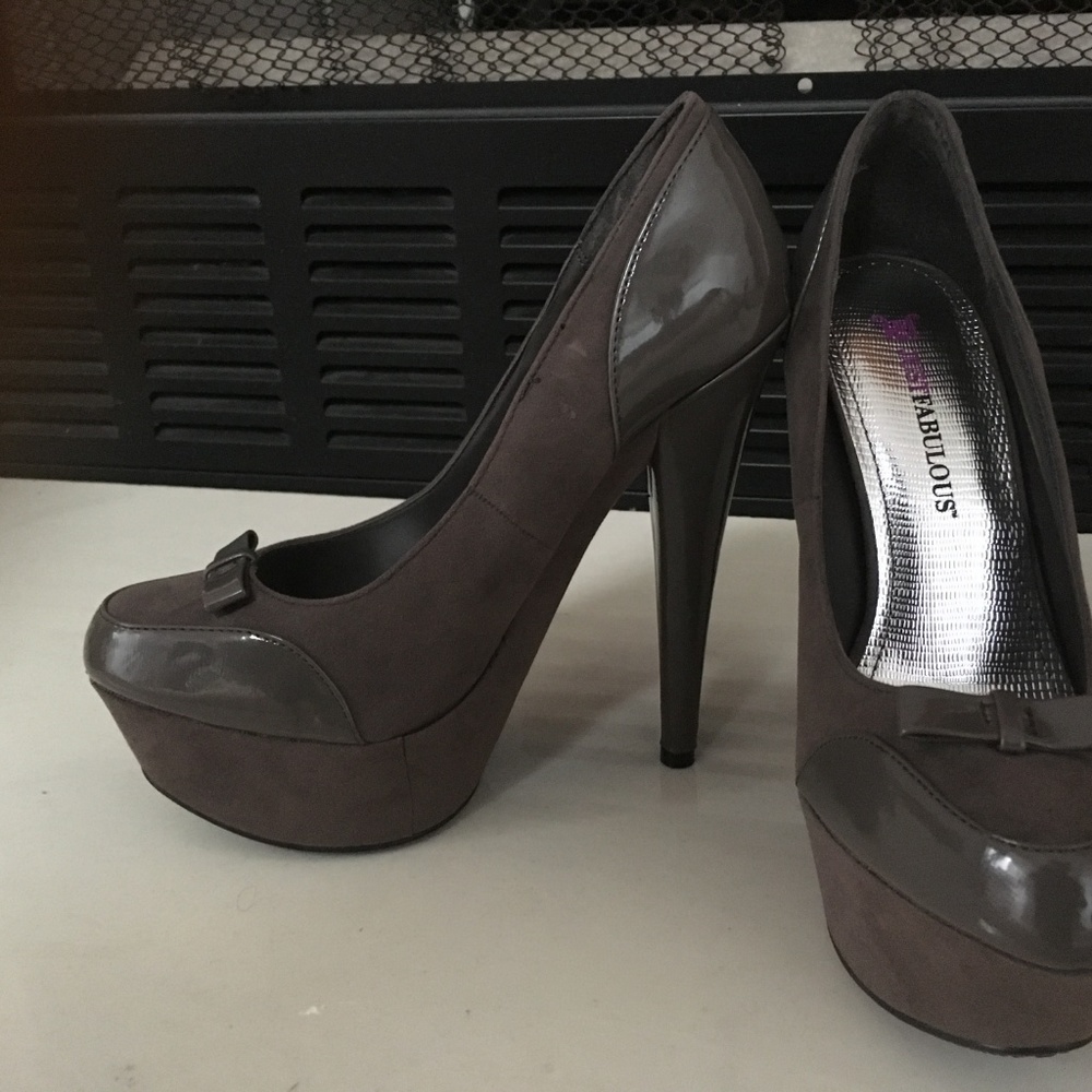 Pumps - Picture 2 of 6